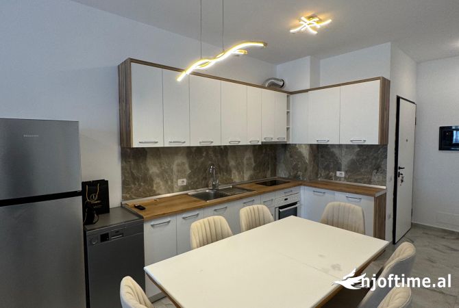 Shtepi me qera 2+1 ne Tirane - 650 Euro
