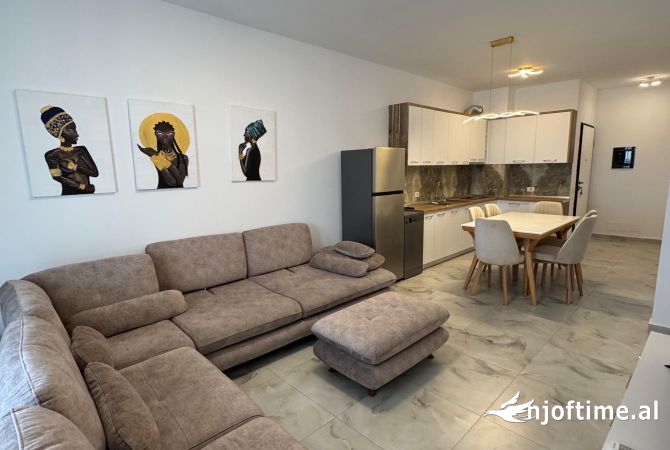 Shtepi me qera 2+1 ne Tirane - 650 Euro