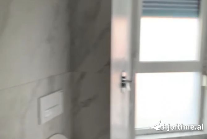 Ambient biznesi me qera 3+1 ne Tirane - 250 Euro