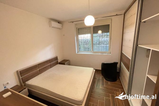 Shtepi me qera Apartament ne Tirane, 1+1, Mobilimi E mobiluar, Pagesa 450  Euro.