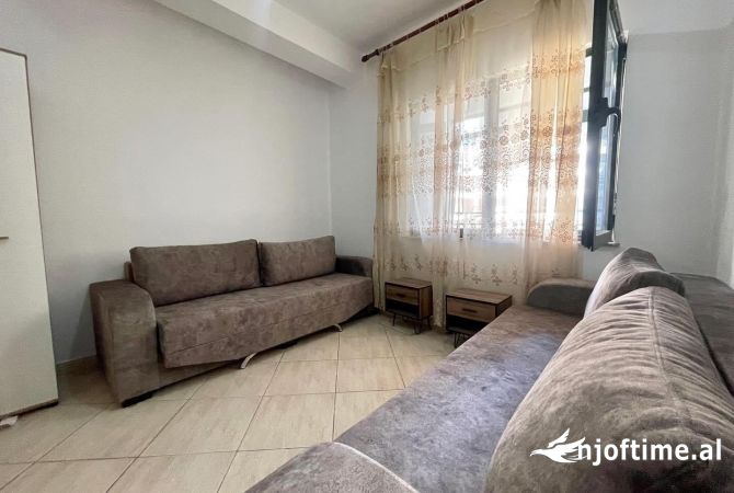 Shtepi ne shitje Apartament ne Tirane, 2+1, Mobilimi E mobiluar, Pagesa 210,000  Euro.