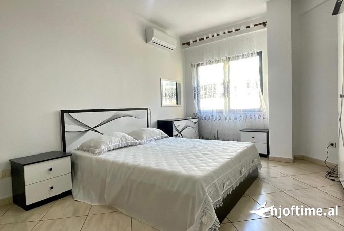 Shtepi ne shitje Apartament ne Tirane, 2+1, Mobilimi E mobiluar, Pagesa 210,000  Euro.