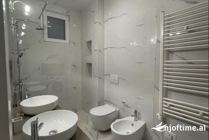 Shtepi me qera Apartament ne Tirane, 2+1, Mobilimi E mobiluar, Pagesa 750  Euro.