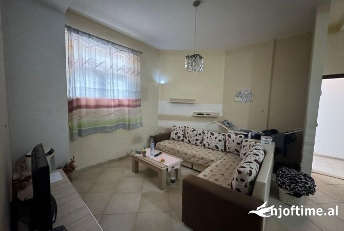 Shtepi me qera 1+1 ne Tirane - 30,000 Leke