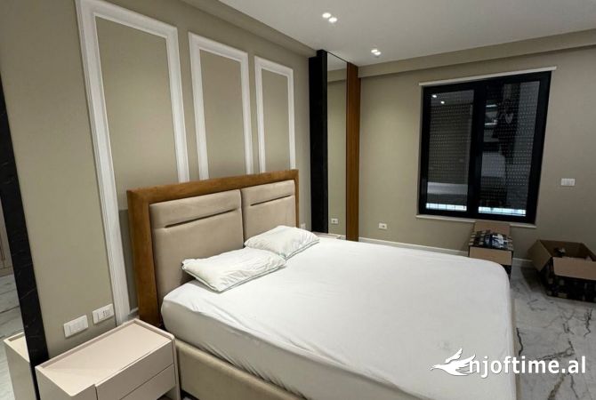 Shtepi me qera Apartament ne Tirane, 1+1, Mobilimi E mobiluar, Pagesa 1,300  Euro.