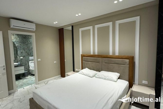 Shtepi me qera Apartament ne Tirane, 1+1, Mobilimi E mobiluar, Pagesa 1,300  Euro.