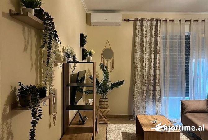 Shtepi me qera Apartament ne Tirane, 2+1, Mobilimi E mobiluar, Pagesa 65,000  Leke.