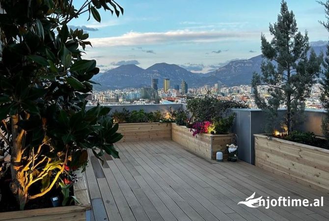 Shtepi me qera Penthose(kati i fundit panoramik) ne Tirane, 3+1, Mobilimi E mobiluar, Pagesa 3,000  Euro.