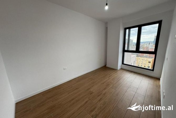Ambient biznesi me qera 3+1 ne Tirane - 900 Euro