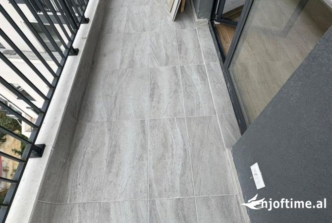 Apartament me qera 2+1 Pazari i Ri 