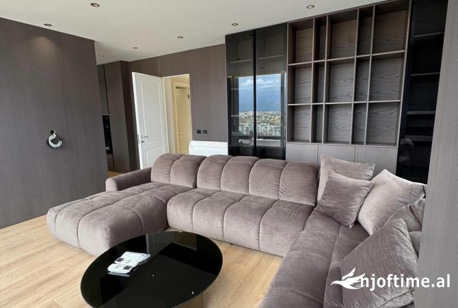 Shtepi me qera 2+1 ne Tirane - 1,700 Euro