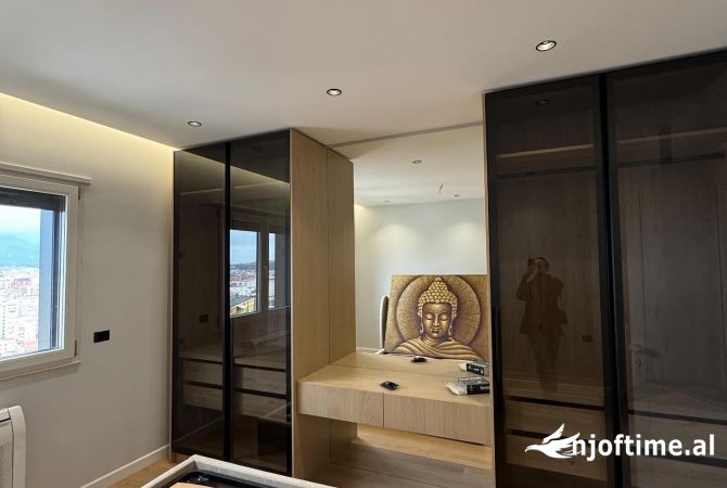 Shtepi me qera Apartament ne Tirane, 2+1, Mobilimi E mobiluar, Pagesa 1,700  Euro.