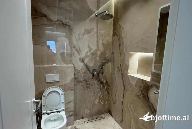 Shtepi me qera Apartament ne Tirane, 2+1, Mobilimi E mobiluar, Pagesa 1,700  Euro.