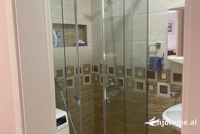 Shtepi me qera Apartament ne Tirane, 2+1, Mobilimi E mobiluar, Pagesa 650  Euro.