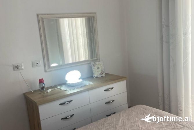 Shtepi me qera Apartament ne Tirane, 2+1, Mobilimi E mobiluar, Pagesa 650  Euro.
