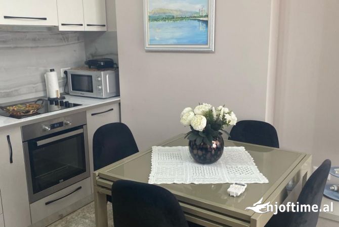 Shtepi me qera 2+1 ne Tirane - 650 Euro