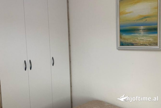 Shtepi me qera Apartament ne Tirane, 2+1, Mobilimi E mobiluar, Pagesa 650  Euro.