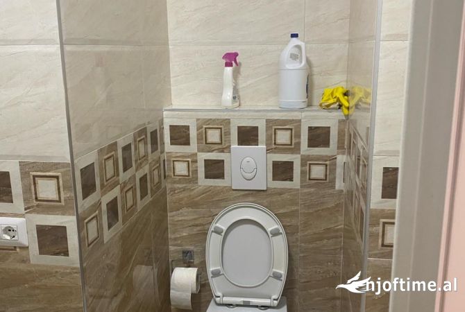 Shtepi me qera Apartament ne Tirane, 2+1, Mobilimi E mobiluar, Pagesa 650  Euro.