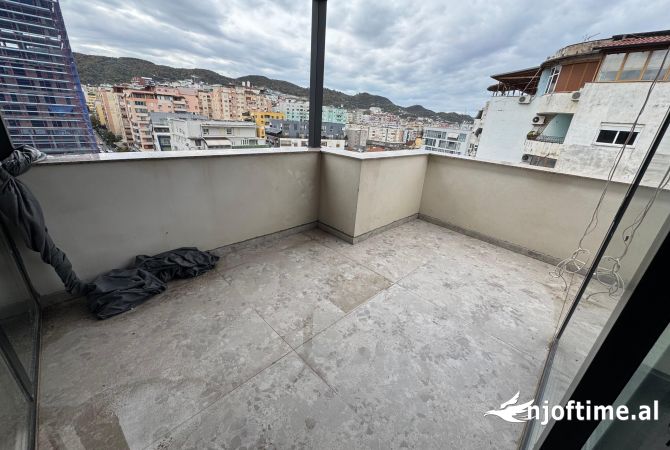 Shtepi ne shitje Duplex(shtepi me 2 kate) ne Tirane, 2+1, Mobilimi Bosh, pa mobiluar, Pagesa 370,000  Euro.