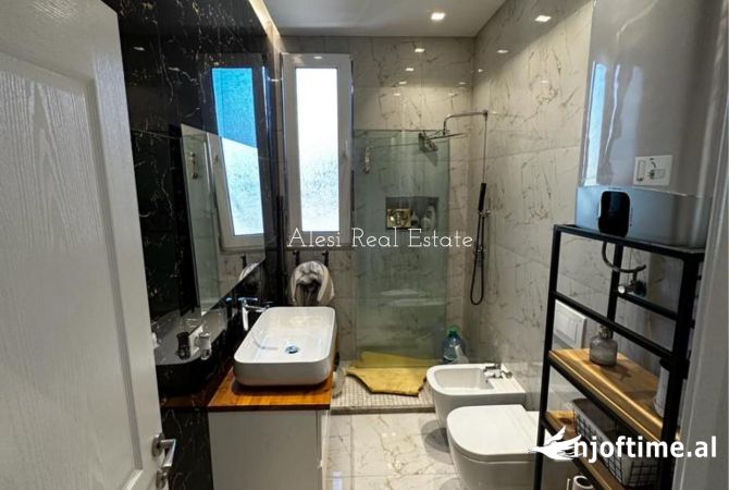 Shtepi me qera Apartament ne Tirane, 2+1, Mobilimi E mobiluar, Pagesa 60,000  Leke.