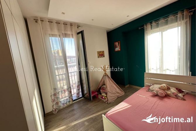 Shtepi me qera Apartament ne Tirane, 2+1, Mobilimi E mobiluar, Pagesa 60,000  Leke.
