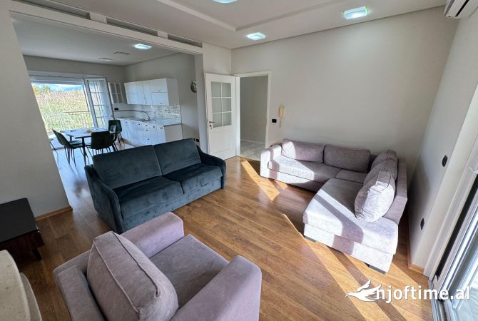 Shtepi me qera 3+1 ne Tirane - 2,000 Euro