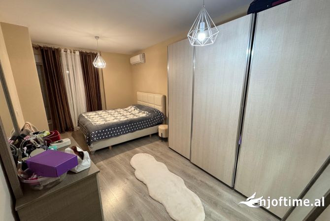 Shtepi me qera Apartament ne Tirane, 1+1, Mobilimi E mobiluar, Pagesa 60,000  Leke.