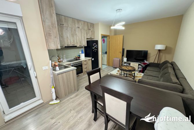 Shtepi me qera Apartament ne Tirane, 1+1, Mobilimi E mobiluar, Pagesa 60,000  Leke.