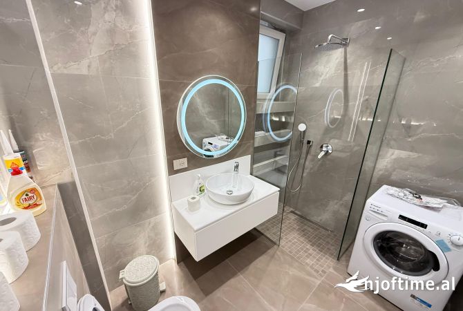 Shtepi me qera Apartament ne Tirane, 2+1, Mobilimi E mobiluar, Pagesa 1,200  Euro.