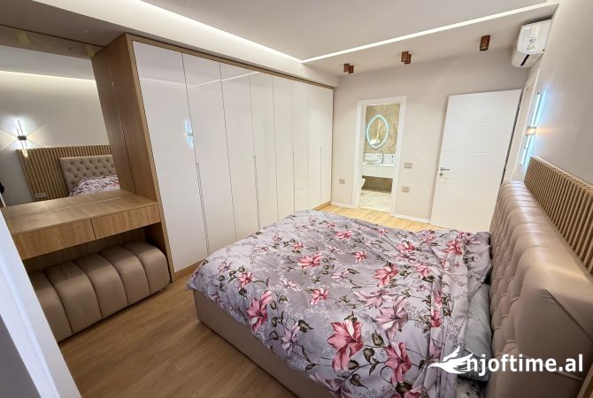 Shtepi me qera Apartament ne Tirane, 2+1, Mobilimi E mobiluar, Pagesa 1,200  Euro.