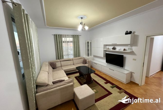 Shtepi me qera 2+1 ne Tirane - 40,000 Leke