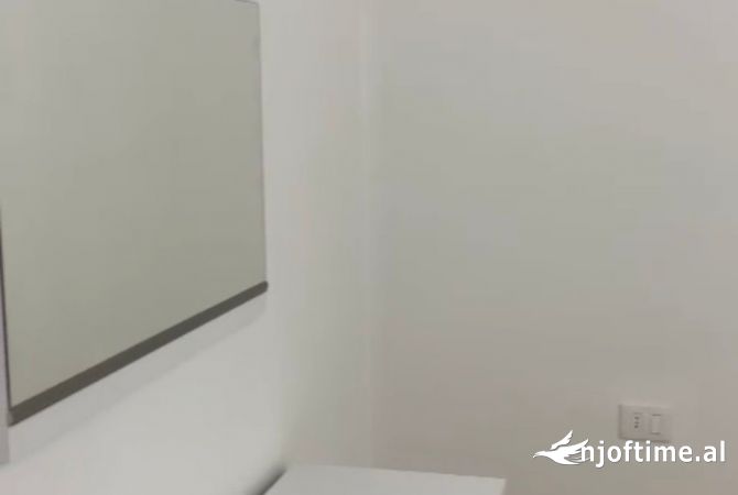 Shtepi me qera Apartament ne Tirane, 2+1, Mobilimi E mobiluar, Pagesa 650  Euro.