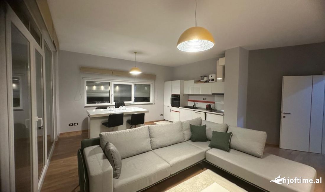 Shtepi me qera Apartament ne Tirane, 2+1, Mobilimi E mobiluar, Pagesa 800  Euro.