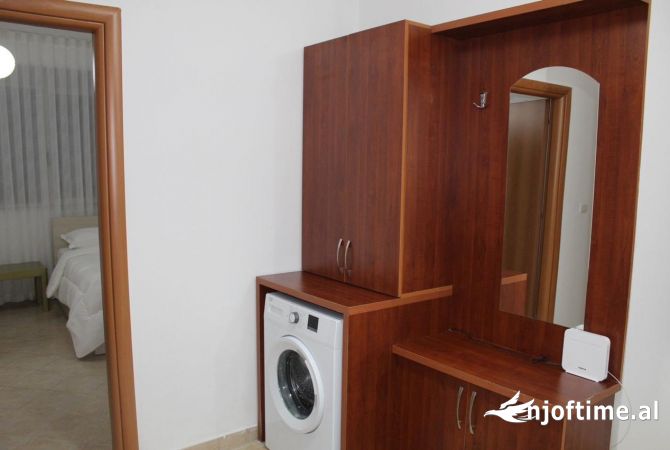 Shtepi me qera Apartament ne Tirane, 2+1, Mobilimi E mobiluar, Pagesa 600  Euro.