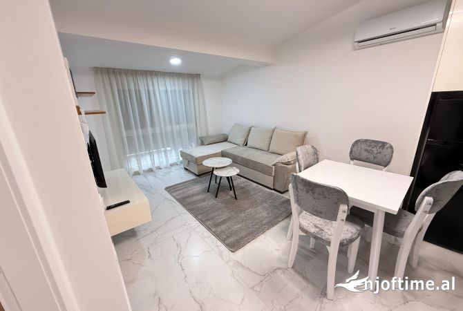 Shtepi me qera 1+1 ne Tirane - 48,000 Leke