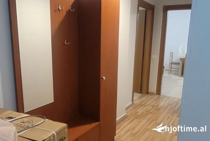Shtepi me qera Apartament ne Tirane, 2+1, Mobilimi E mobiluar, Pagesa 57,000  Leke.