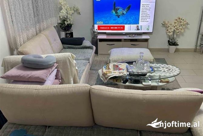 Shtepi ne shitje Apartament ne Tirane, 1+1, Mobilimi E mobiluar, Pagesa 100,000  Euro.