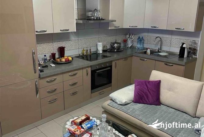 Shtepi ne shitje Apartament ne Tirane, 1+1, Mobilimi E mobiluar, Pagesa 100,000  Euro.