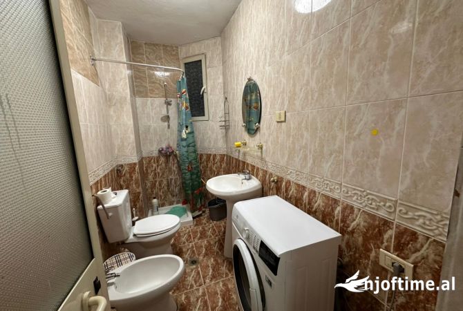 Shtepi me qera Apartament ne Tirane, 1+1, Mobilimi E mobiluar, Pagesa 450  Euro.
