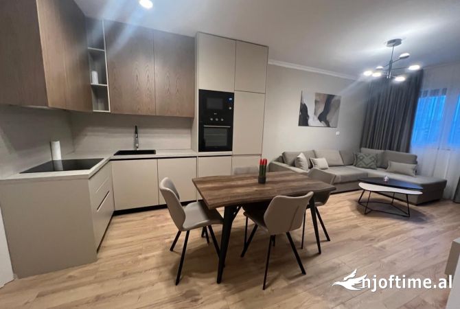 Shtepi me qera Apartament ne Tirane, 1+1, Mobilimi E mobiluar, Pagesa 750  Euro.