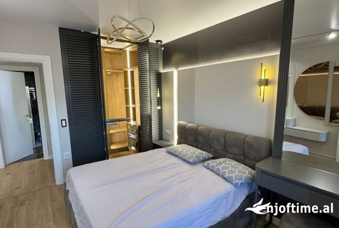 Shtepi ne shitje Apartament ne Tirane, 1+1, Mobilimi E mobiluar, Pagesa 160,000  Euro.