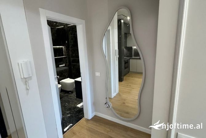 Shtepi ne shitje Apartament ne Tirane, 1+1, Mobilimi E mobiluar, Pagesa 160,000  Euro.