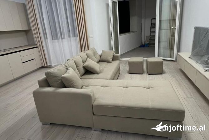 Shtepi me qera 2+1 ne Tirane - 60,000 Leke