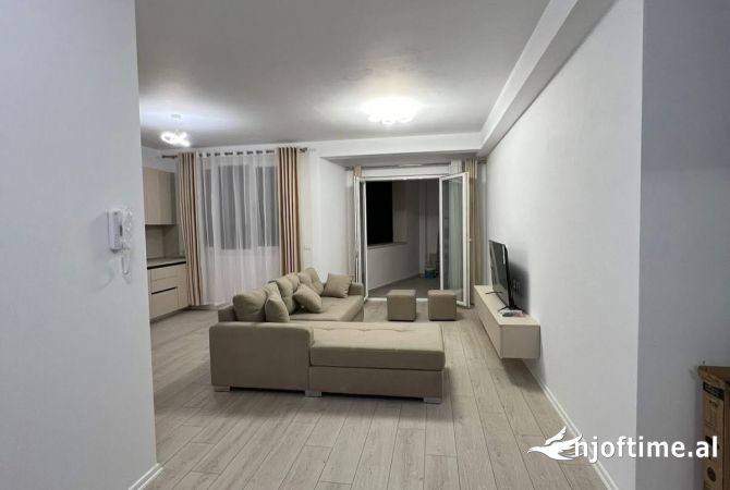 Shtepi me qera 2+1 ne Tirane - 60,000 Leke