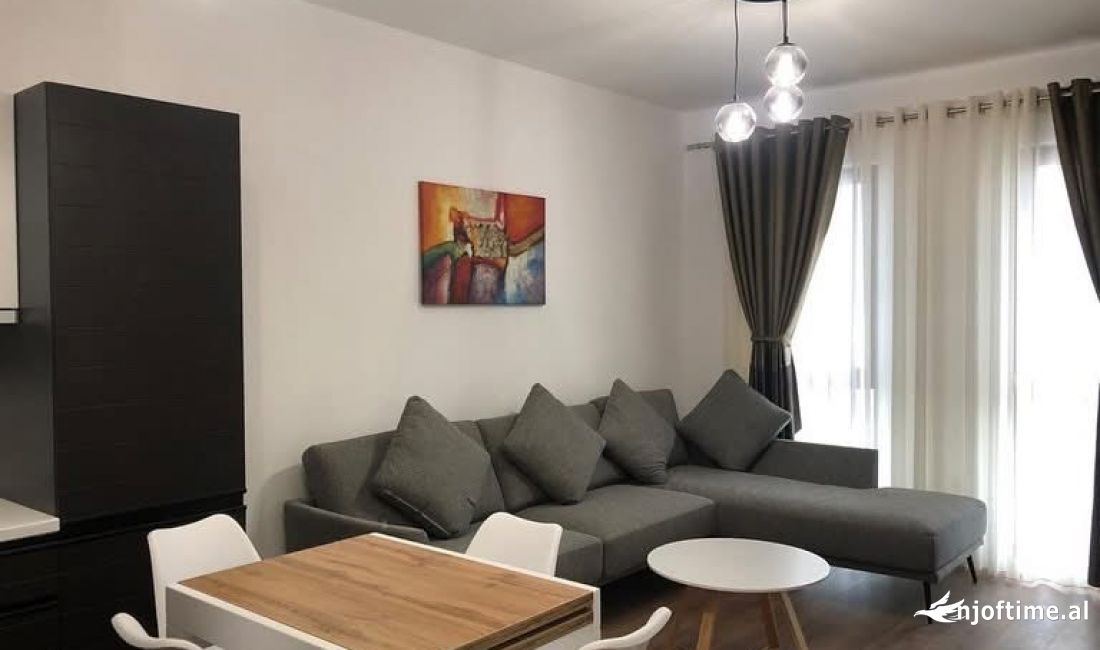 Shtepi me qera Apartament ne Tirane, 1+1, Mobilimi E mobiluar, Pagesa 550  Euro.