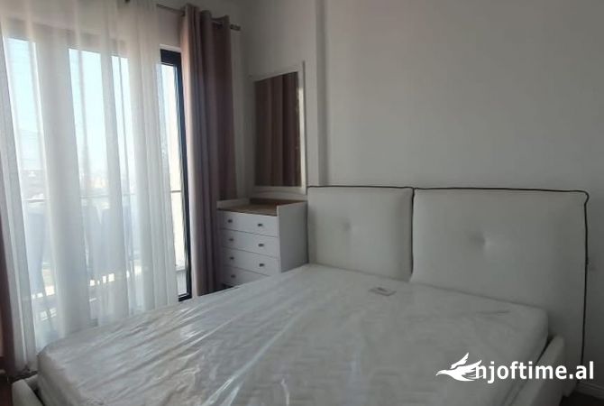 Shtepi me qera Apartament ne Tirane, 1+1, Mobilimi E mobiluar, Pagesa 550  Euro.