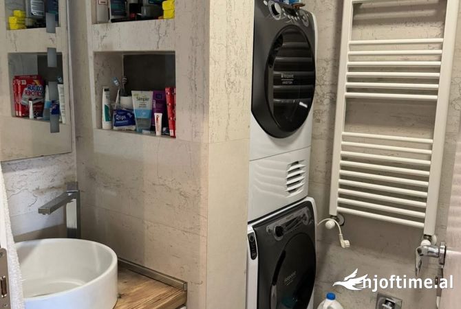 Shtepi ne shitje Apartament ne Tirane, 2+1, Mobilimi E mobiluar, Pagesa 206,000  Euro.