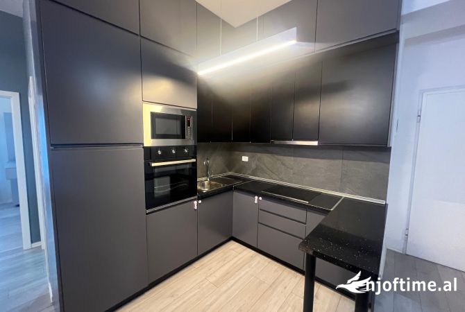 Shtepi ne shitje Apartament ne Tirane, 2+1, Mobilimi E mobiluar, Pagesa 140,000  Euro.