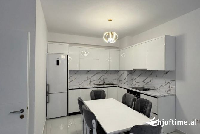 Shtepi me qera 2+1 ne Tirane - 600 Euro