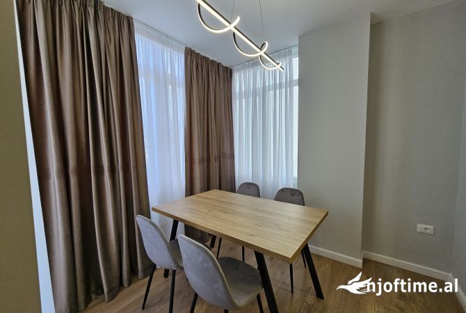 Shtepi ne shitje Apartament ne Tirane, 1+1, Mobilimi E mobiluar, Pagesa 135,000  Euro.